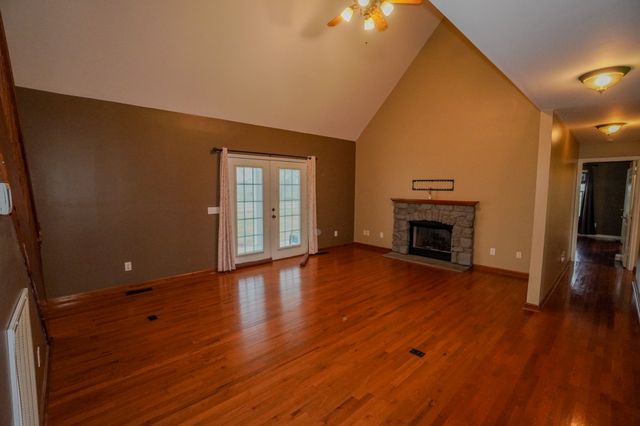 776 Rock Springs Rd, Castalian Springs, TN 37031