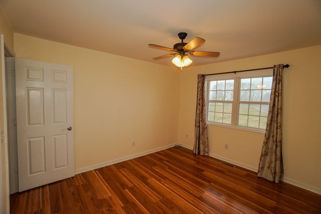 776 Rock Springs Rd, Castalian Springs, TN 37031