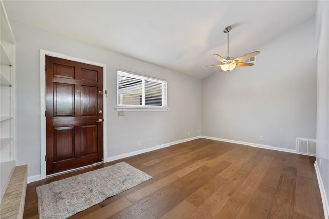 8500 Woodstone Dr, Austin, TX 78757