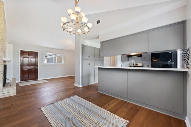 8500 Woodstone Dr, Austin, TX 78757