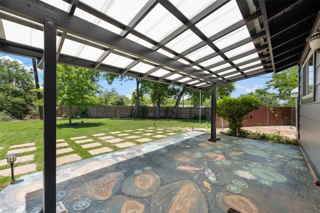 8500 Woodstone Dr, Austin, TX 78757