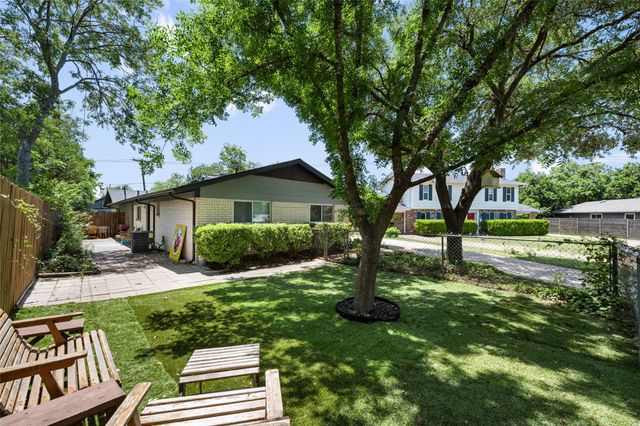 8500 Woodstone Dr, Austin, TX 78757