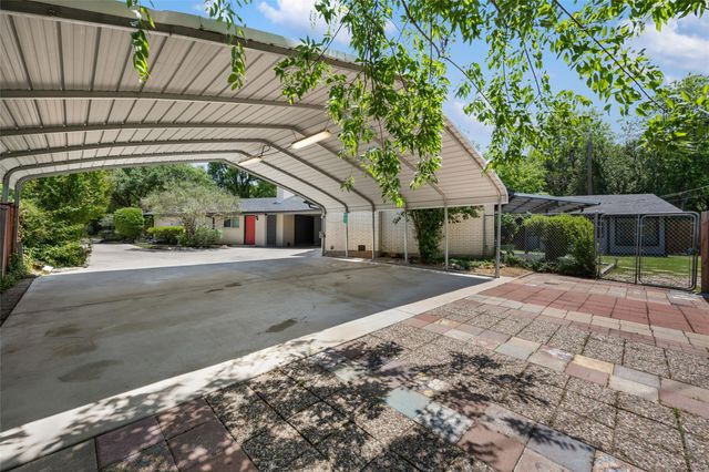 8500 Woodstone Dr, Austin, TX 78757