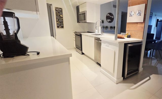 2671 S Course Drive 806, Pompano Beach, FL 33069