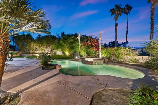 352 Crest Lake Drive, Palm Desert, CA 92211