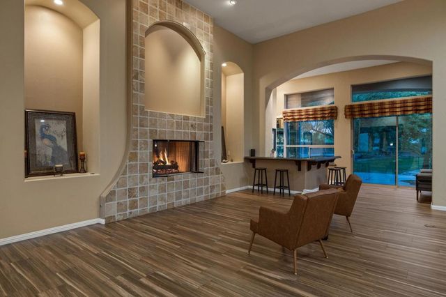 352 Crest Lake Drive, Palm Desert, CA 92211