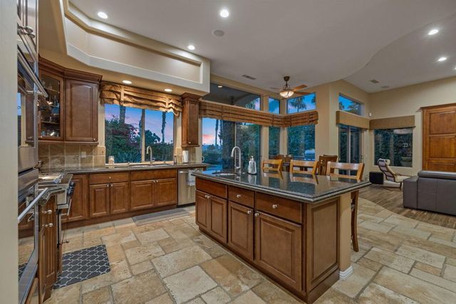 352 Crest Lake Drive, Palm Desert, CA 92211