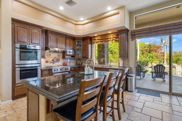 352 Crest Lake Drive, Palm Desert, CA 92211