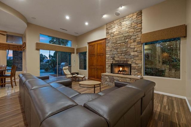 352 Crest Lake Drive, Palm Desert, CA 92211