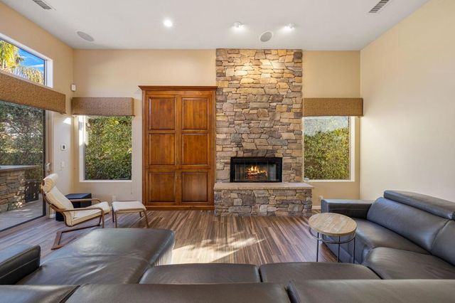 352 Crest Lake Drive, Palm Desert, CA 92211