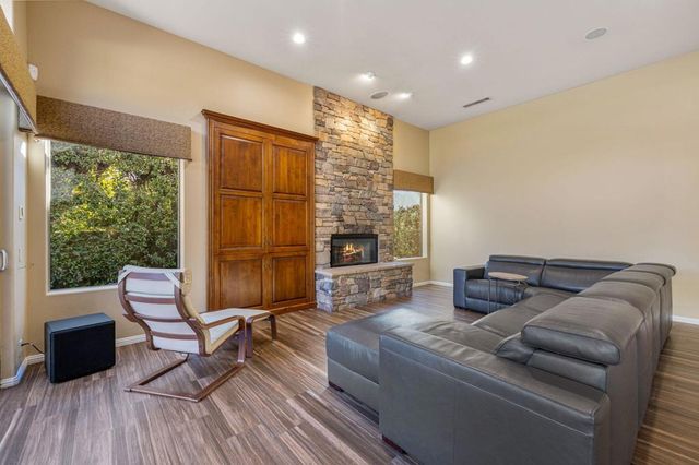 352 Crest Lake Drive, Palm Desert, CA 92211