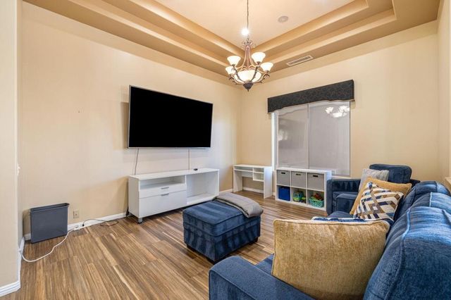 352 Crest Lake Drive, Palm Desert, CA 92211