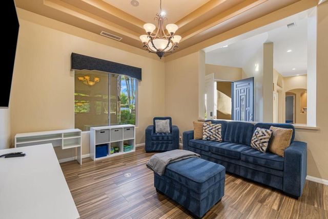 352 Crest Lake Drive, Palm Desert, CA 92211