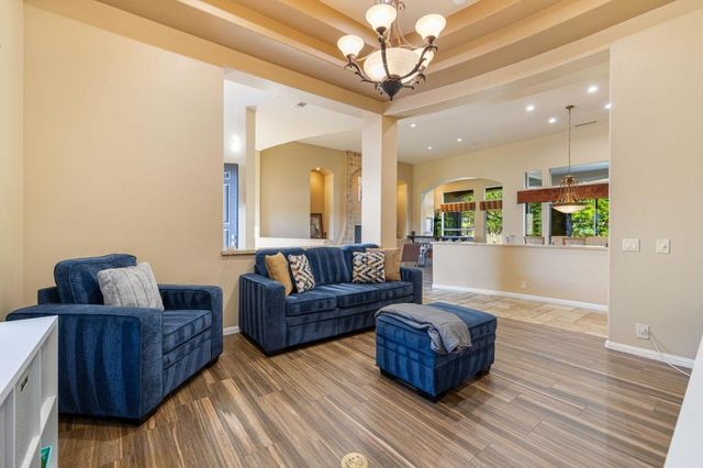 352 Crest Lake Drive, Palm Desert, CA 92211