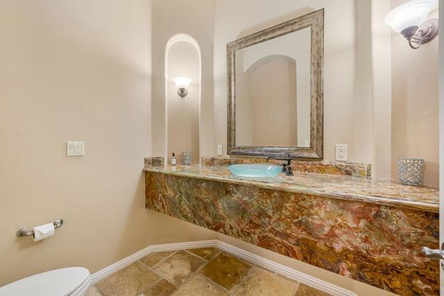 352 Crest Lake Drive, Palm Desert, CA 92211