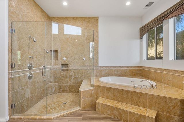 352 Crest Lake Drive, Palm Desert, CA 92211