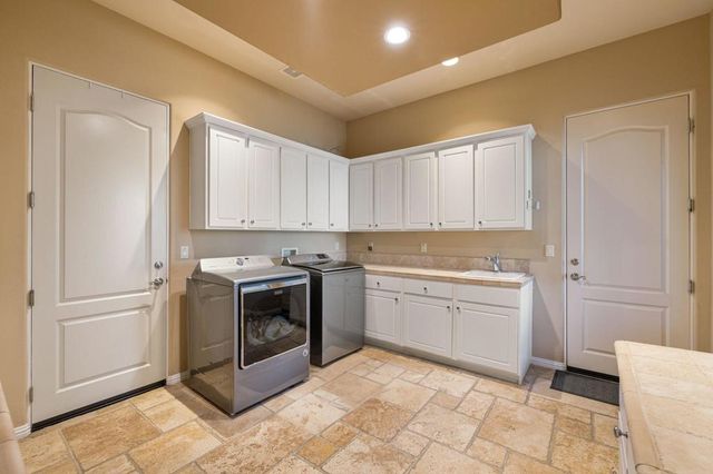 352 Crest Lake Drive, Palm Desert, CA 92211