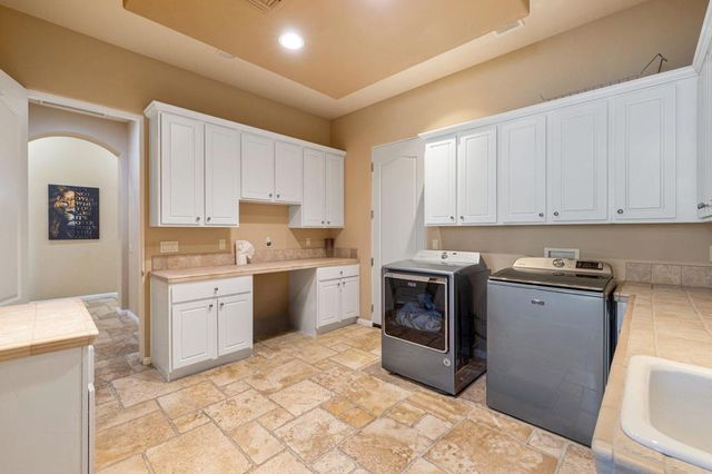 352 Crest Lake Drive, Palm Desert, CA 92211