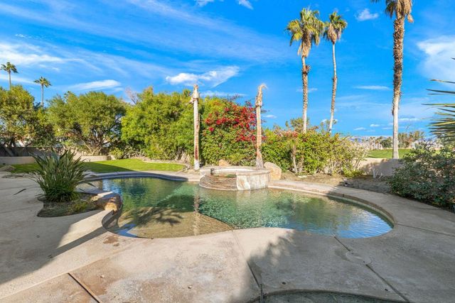 352 Crest Lake Drive, Palm Desert, CA 92211
