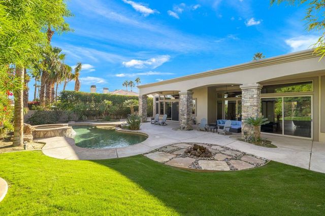 352 Crest Lake Drive, Palm Desert, CA 92211