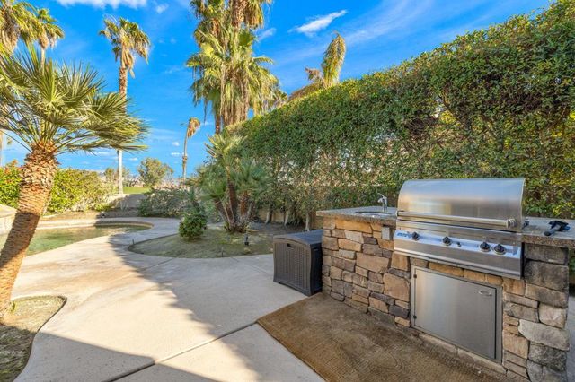 352 Crest Lake Drive, Palm Desert, CA 92211