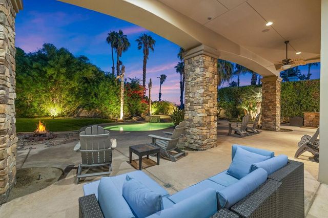 352 Crest Lake Drive, Palm Desert, CA 92211