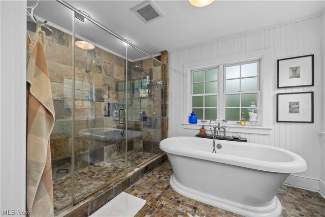 25547 Lake Road, Bay Village, OH 44140