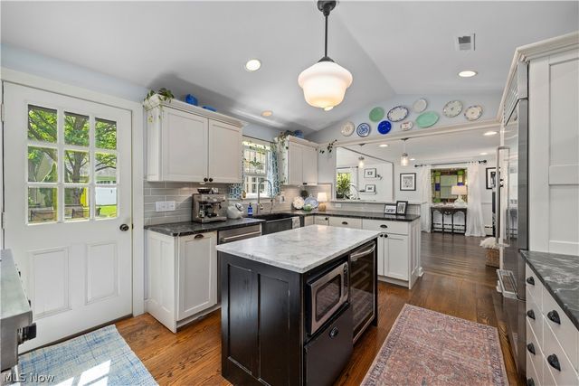 25547 Lake Road, Bay Village, OH 44140