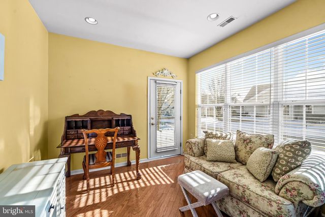 64 VILLA DR, Warminster, PA 18974