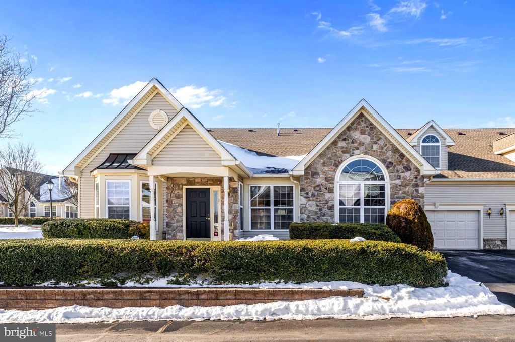 64 VILLA DR, Warminster, PA 18974