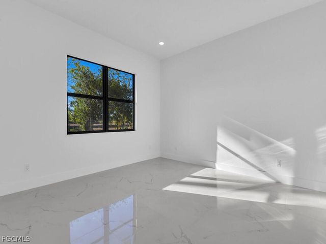 1839 Lockhaven CT, Lehigh Acres, FL 33972