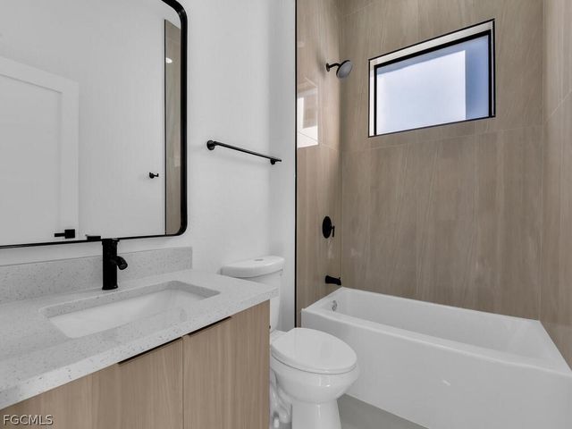 1839 Lockhaven CT, Lehigh Acres, FL 33972