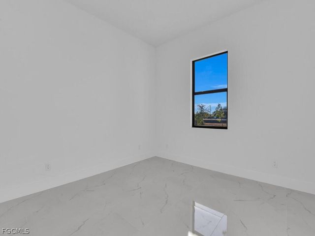 1839 Lockhaven CT, Lehigh Acres, FL 33972