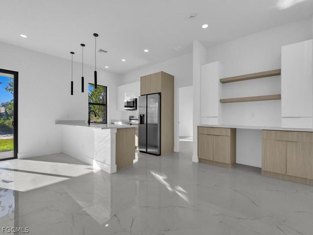 1839 Lockhaven CT, Lehigh Acres, FL 33972