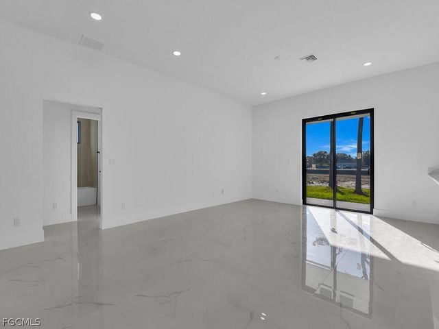 1839 Lockhaven CT, Lehigh Acres, FL 33972