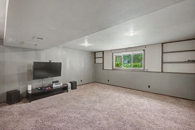 760 Ponderosa Drive, Chanhassen, MN 55317