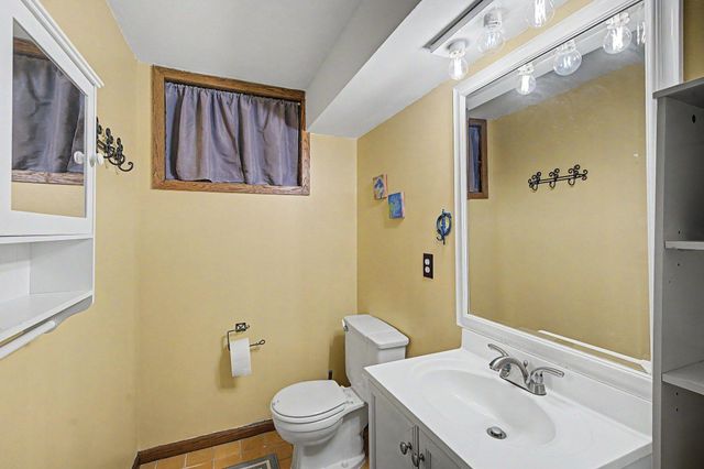 760 Ponderosa Drive, Chanhassen, MN 55317