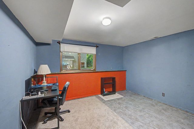 760 Ponderosa Drive, Chanhassen, MN 55317