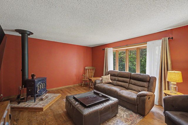 760 Ponderosa Drive, Chanhassen, MN 55317