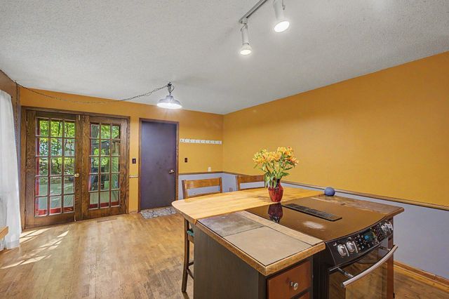 760 Ponderosa Drive, Chanhassen, MN 55317