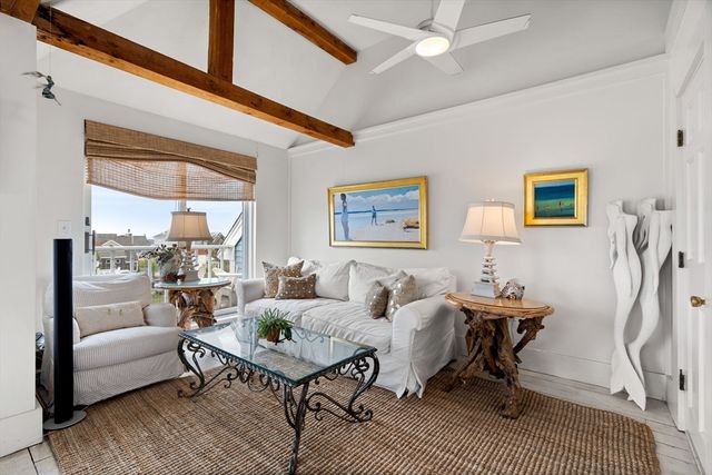 10 61st St 10, Newburyport, MA 01950