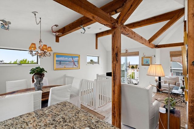 10 61st St 10, Newburyport, MA 01950