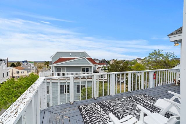 10 61st St 10, Newburyport, MA 01950