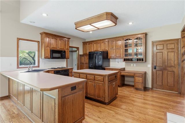 7706 N Montgall Avenue, Kansas City, MO 64119