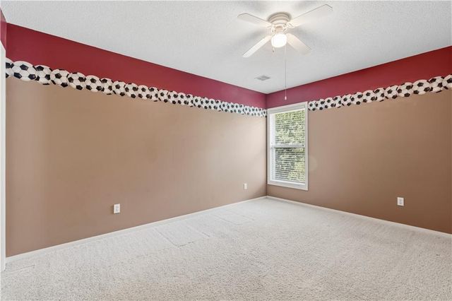 7706 N Montgall Avenue, Kansas City, MO 64119