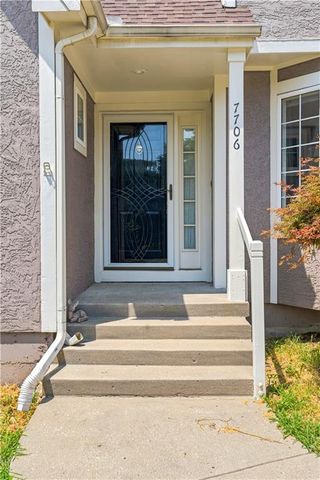 7706 N Montgall Avenue, Kansas City, MO 64119