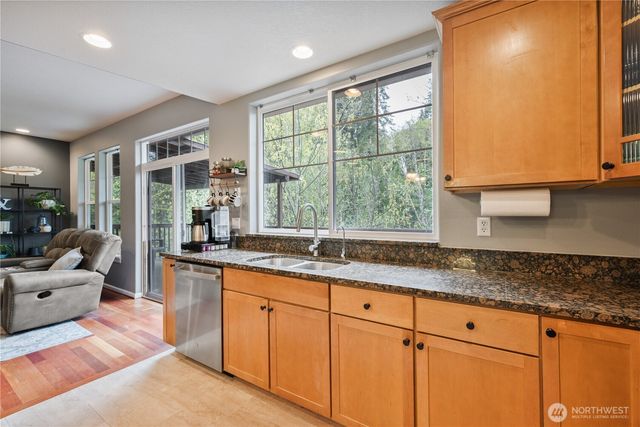 148 W Canyon View Drive, Longview, WA 98632