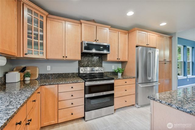148 W Canyon View Drive, Longview, WA 98632