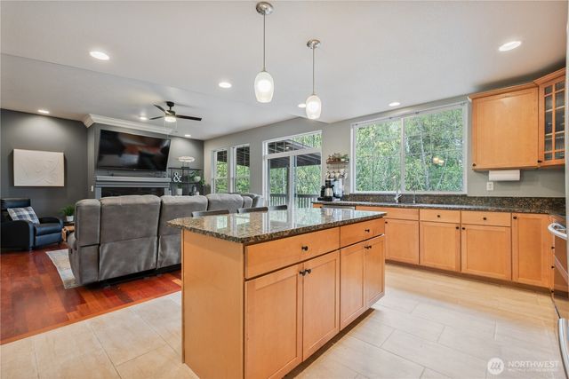 148 W Canyon View Drive, Longview, WA 98632
