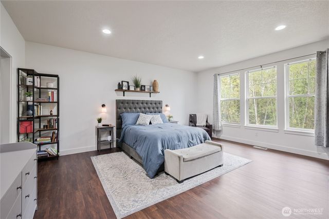 148 W Canyon View Drive, Longview, WA 98632